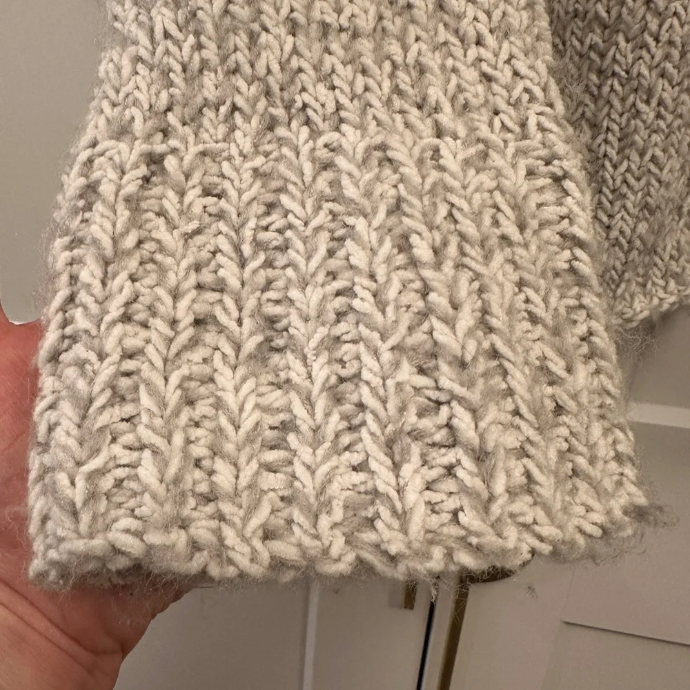 Express Handknit Chunky Turtleneck Sweater Gray & White Women’s Large - Picture 4 of 4